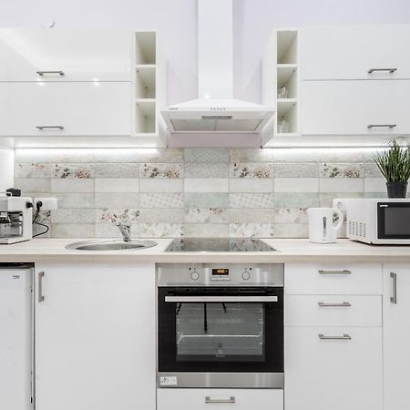 Cozy 2 Bedroom 2 Bathroom Apartment In The City Centre ブダペスト エクステリア 写真